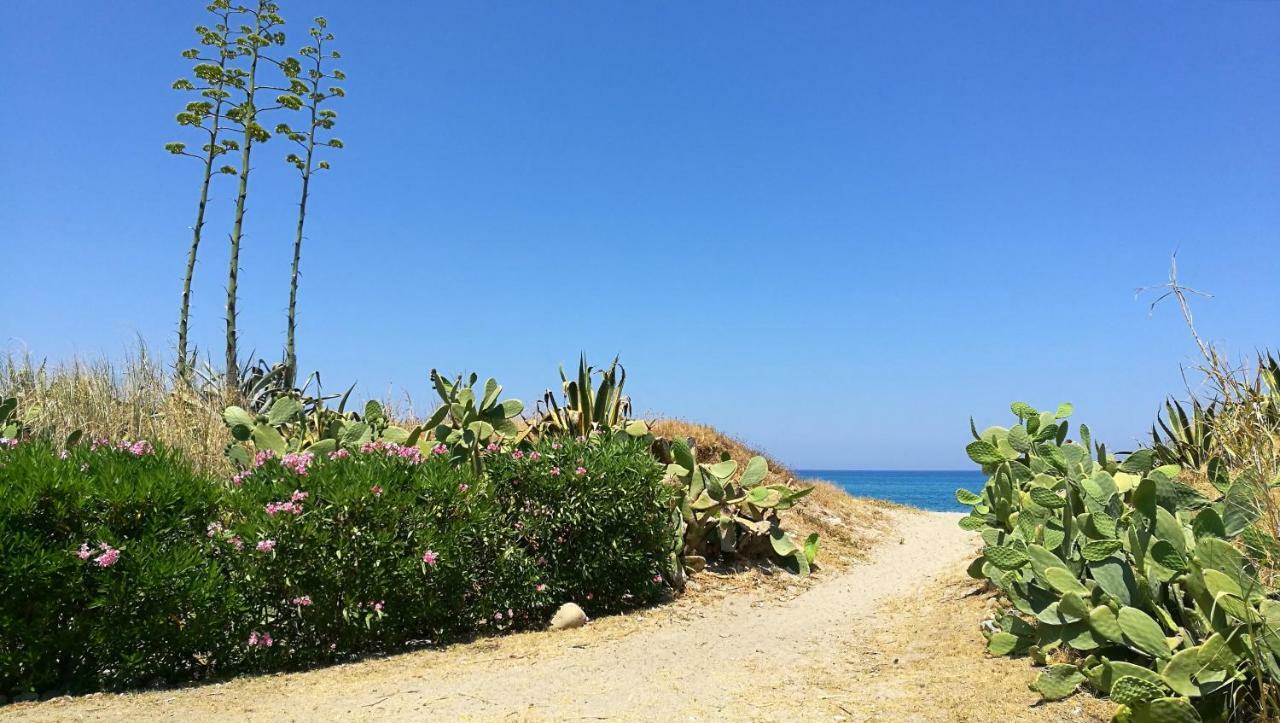 Villa Diana Campofelice Di Roccella Esterno foto